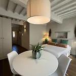 Guelfa 60 Apartman *